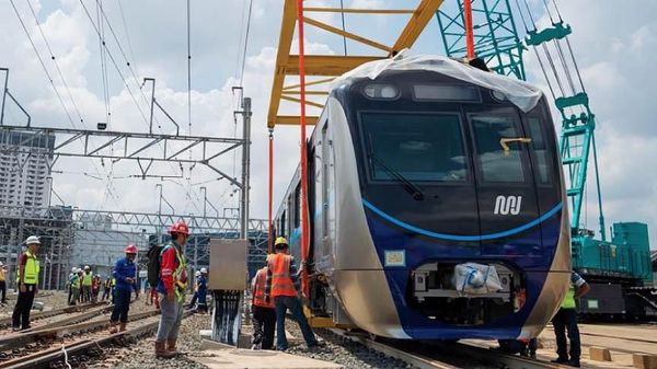 Touch Down, Kereta MRT Melantai di Rel Lebak Bulus