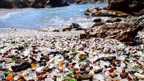 Foto: Sungguhan Ada, Ini Pantai Berpasir Kaca