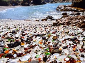 Foto: Sungguhan Ada, Ini Pantai Berpasir Kaca