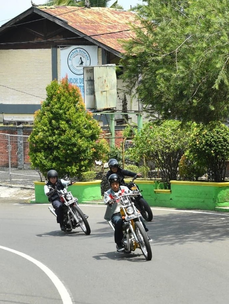 Touring ke Palabuhanratu, Jokowi: Jalannya Berkelok-kelok