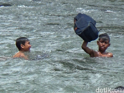 58 Orang Bantu Bangun Jembatan Maros, Masih Perlu Rp 177 Juta