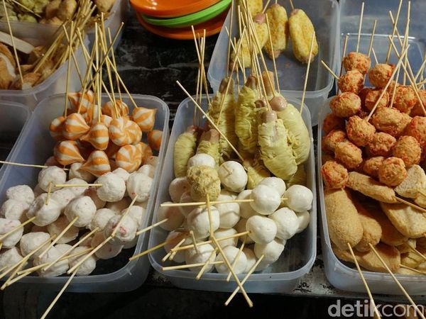 10 Ragam Kuliner Malam Murah Meriah di BKT