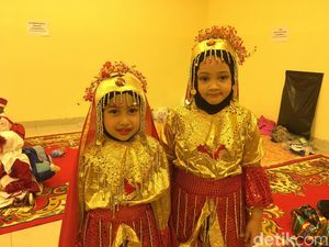 Aksi Anak-anak TK Pakai Kostum Operet, Mana Paling Lucu?