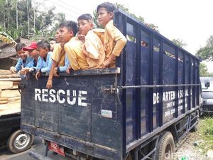 Saat Ratusan Anak di Lokasi Rawan Longsor Ikut Simulasi Bencana