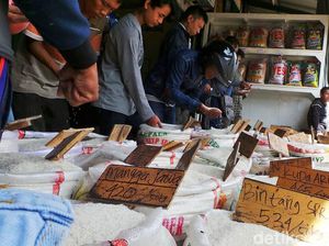 Pemerintah Tunda Pangkas Harga Eceran Tertinggi Beras Medium
