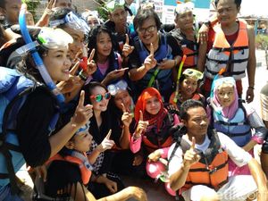 Arumi Bachsin Jadi Duta Wisata Gili Ketapang, Probolinggo Arumi Bachsin Jadi Duta Wisata Gili Ketapang, Probolinggo