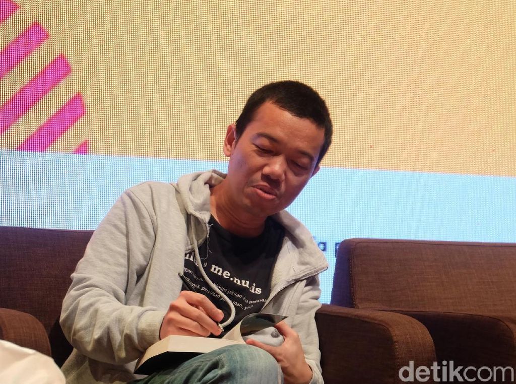 Novel Rembulan Tenggelam di Wajahmu Siap Difilmkan Novel Rembulan Tenggelam di Wajahmu Siap Difilmkan