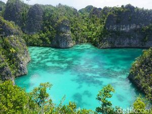 Indah Nian Telaga Bintang Raja Ampat Indah Nian Telaga Bintang Raja Ampat