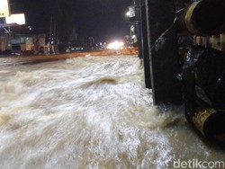 Garut Terendam Banjir, Lalu Lintas ke Bandung Dialihkan