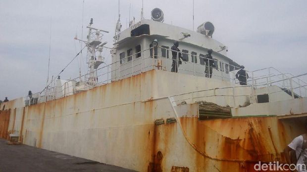TNI AL Tangkap Kapal Buronan Interpol di Aceh, 30 ABK Diamankan
