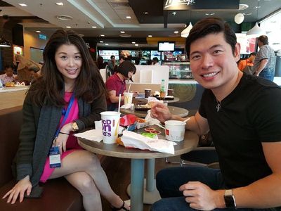 Mengintip Gaya Anthony Tan, CEO Grab Saat Ngopi  dan Makan Fast Food