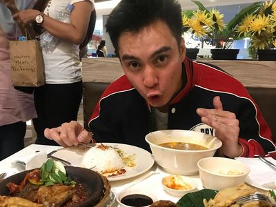 Ini 10 Gaya Kocak Baim Wong Saat Sedang Berpose dengan Makanan