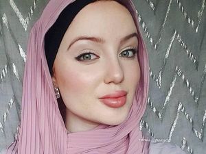 Tutorial Hijab Selendang Ala Angelina Jolie