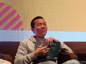 Tere Liye Trending di Twitter, Lihat Profil dan Kutipan-kutipan Puitisnya