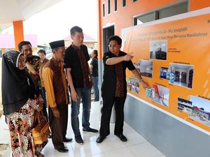 Bank Mega Renovasi Madrasah Tsanawiyah Al Muawanah Palembang