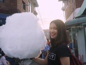 Hiks! Dea Annisa Sedih Mobil Barunya Rusak Ditabrak