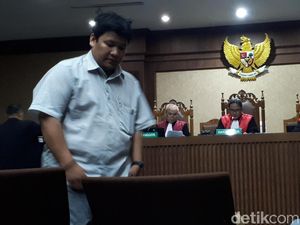 Novanto Temui Hilman di Gedung DPR Sebelum Kecelakaan Novanto Temui Hilman di Gedung DPR Sebelum Kecelakaan