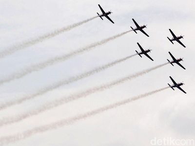 Foto: Tim Jupiter Beratraksi di Langit Halim