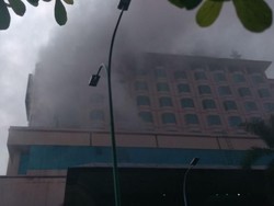 Hotel di Pusat Kota Jambi Terbakar, Pengunjung Berlarian