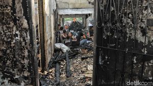 Tiga Bengkel di Penjaringan Ludes Terbakar