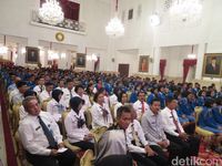 Jokowi ke Siswa SMA Taruna Nusantara: Harus Tahan Banting!
