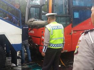 Sopir TransJ Terguling di Depan UKI Diperiksa Polisi