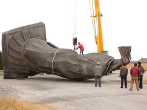 Patung Raksasa Kaisar Pertama China Digulingkan Angin Kencang Patung Raksasa Kaisar Pertama China Digulingkan Angin Kencang
