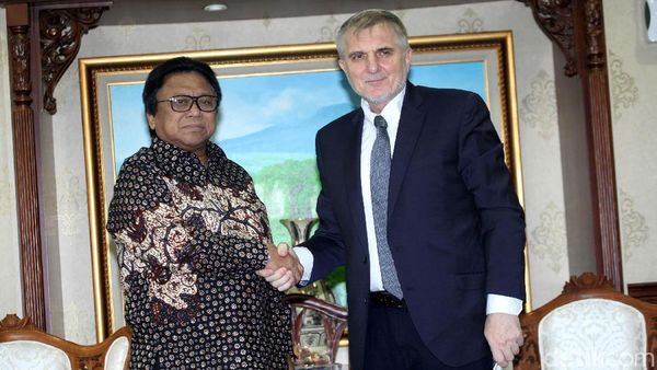 Ketua DPD Terima Kunjungan Dubes Bosnia