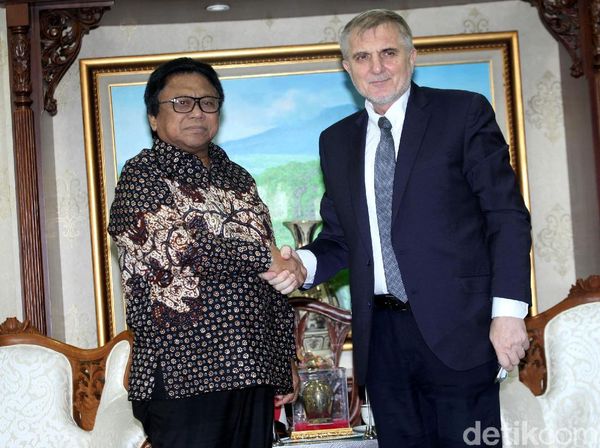 Ketua DPD Terima Kunjungan Dubes Bosnia
