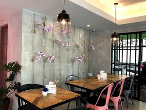 Asyik! Bisa Ngopi, Makan Beefsteak dan Berfoto di Kafe Instagrammable Ini