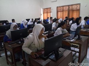 UNBK di Solo, Siswa Keluhkan Komputer Sering Log Out