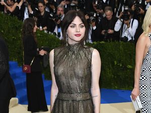 Baru 28 Tahun, Putri Kurt Cobain Habiskan Warisan Rp 165 M