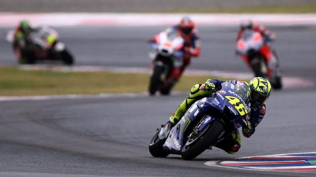 Valentino Rossi marah besar usai ditabrak Marc Marquez di MotoGP Argentina.