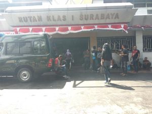 Pelajar SMP di Surabaya Terpaksa Jalani UN di Rutan Medaeng Pelajar SMP di Surabaya Terpaksa Jalani UN di Rutan Medaeng