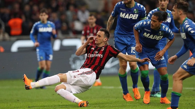 Kalinic Hindarkan Milan dari Kekalahan saat Menjamu Sassuolo