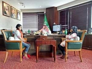 Kisah Bocah WNI Cari Keluarga Ayah di Arab Saudi Dipastikan Hoax Kisah Bocah WNI Cari Keluarga Ayah di Arab Saudi Dipastikan Hoax