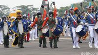 Atraksi Kesenian dan Bela Diri di Upacara HUT ke-72 TNI AU