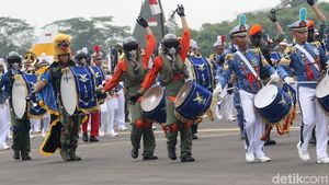 Atraksi Kesenian dan Bela Diri di Upacara HUT ke-72 TNI AU