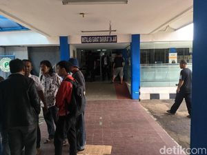 Sebagian Korban Bus TransJ Terguling Dipulangkan dari RS UKI