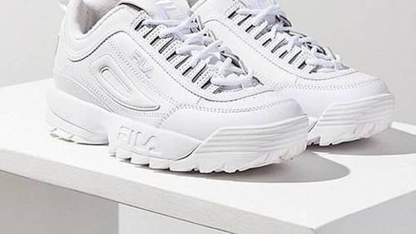 12 Jenis Sneakers Putih yang Sesuai dengan Zodiak Kamu