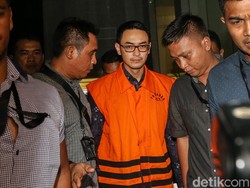 Ditahan KPK, Zumi Zola Dipecat PAN