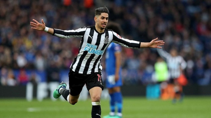 Soccer Football - Premier League - Leicester City vs Newcastle United - King Power Stadium, Leicester, Britain - April 7, 2018   Newcastle United's Ayoze Perez celebrates scoring their second goal    Action Images via Reuters/Peter Cziborra    EDITORIAL USE ONLY. No use with unauthorized audio, video, data, fixture lists, club/league logos or 