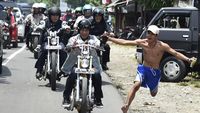 Potret Jokowi Kepincut Chopper Emas hingga Pimpin Touring