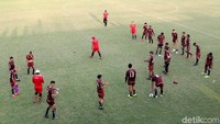 Suasana latihan Persija Jakarta.