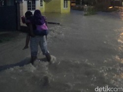 Banjir Landa 8 RT di Alam Barajo, Jambi