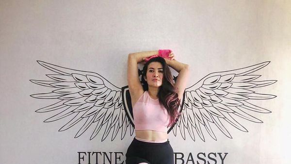 Rahasia Badan Seksi Liza Natalia di Usia 42 Tahun