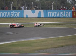 Selain Rossi vs Marquez, Ada Insiden Zarco vs Pedrosa