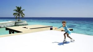 Foto: Ice Skating di Tepi Pantai Tropis, Bisa!