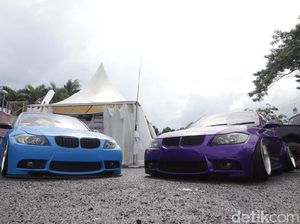 Puluhan Mobil Adu Cantik di TMII Puluhan Mobil Adu Cantik di TMII