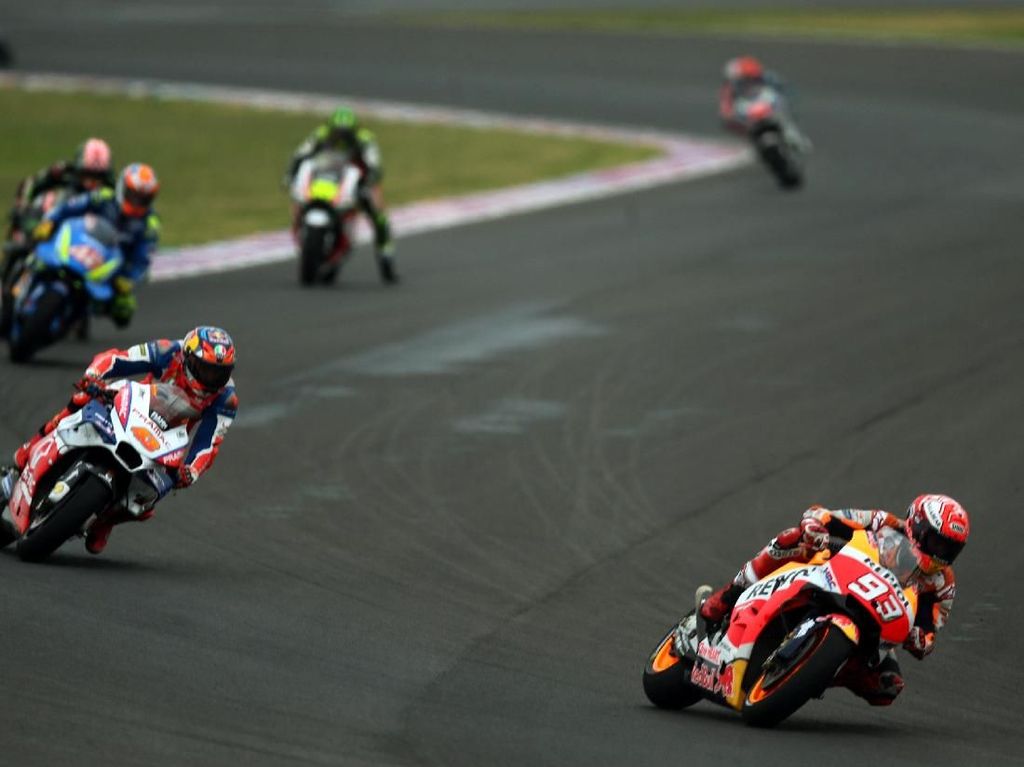 Crutchlow Juara, Marquez Tiga Kali Penalti Crutchlow Juara, Marquez Tiga Kali Penalti